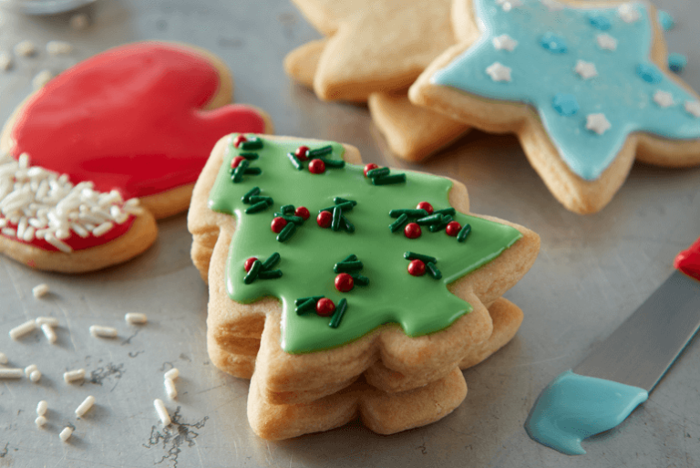 Cookie r. Печенье самолет. Betty Crocker Christmas. Betty Crocker Christmas ideas. Cutout Christmas cookies Recipe.