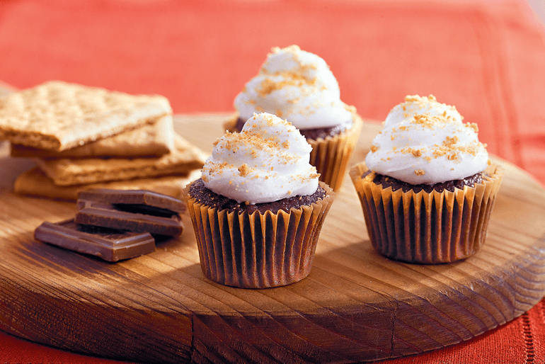 Mira Como hacer estos Mini Chocoflan en molde de cupcakes